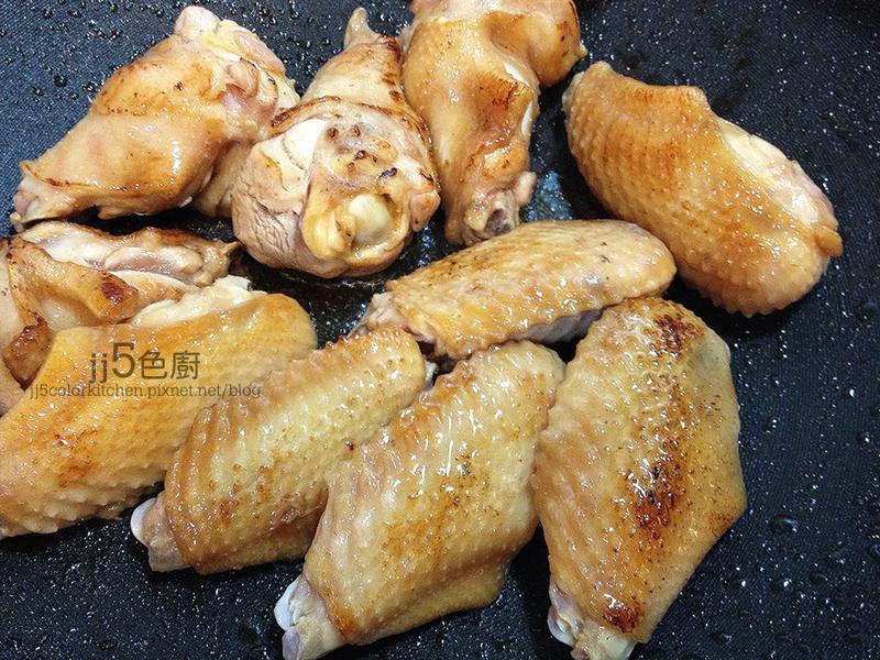 三菇蚝油鸡翅的做法