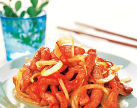 洋葱拌西红柿的做法