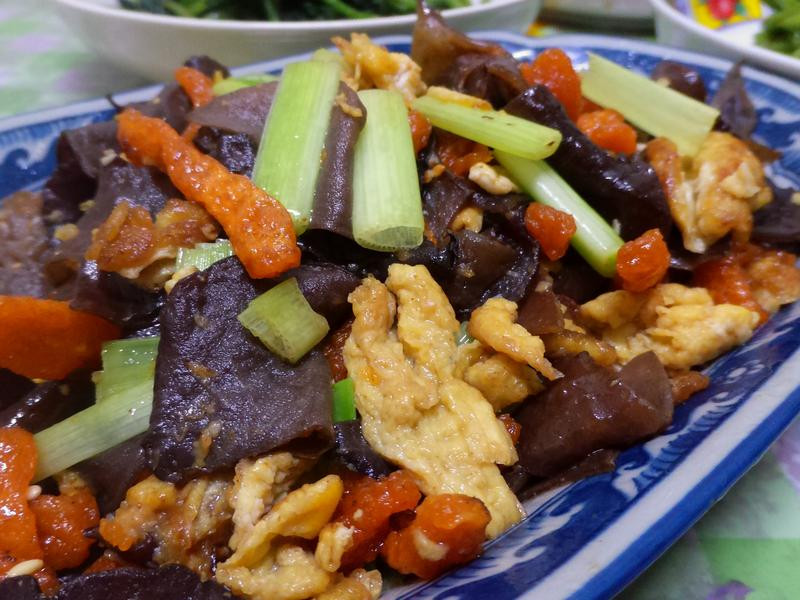 味噌炒木耳的做法