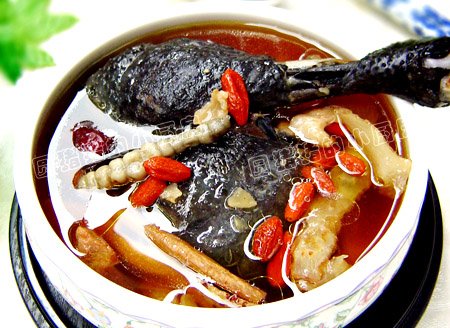 八珍炖乌鸡的做法