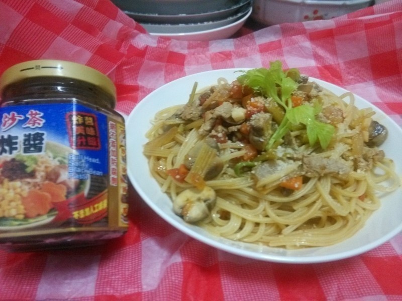炸酱义大利面『牛头牌端午好香拌』的做法