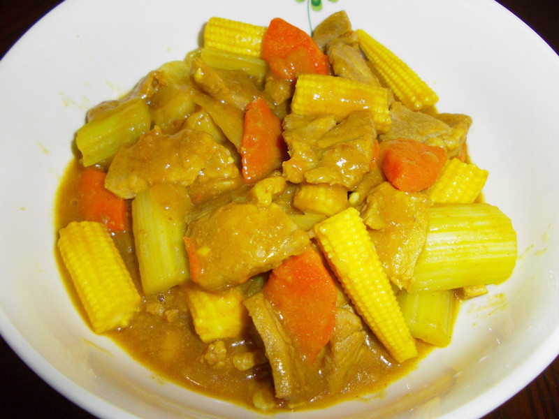 咖哩时蔬炖肉的做法