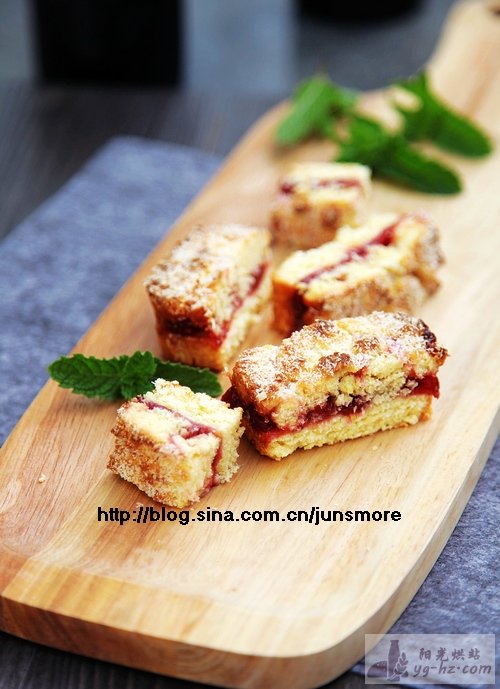 椰香草莓软酥饼的做法