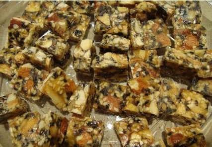 杏仁花生芝麻糖的做法