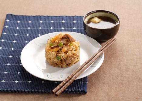 韩国风味金枪鱼炒饭的做法