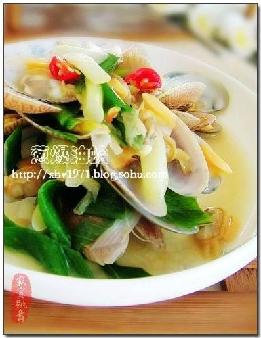 �б����͸������