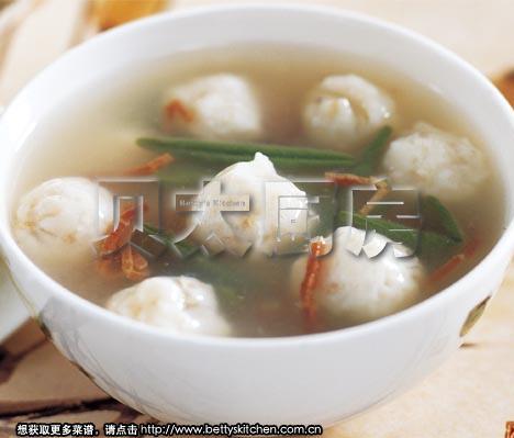 鳜鱼丸莼菜汤的做法