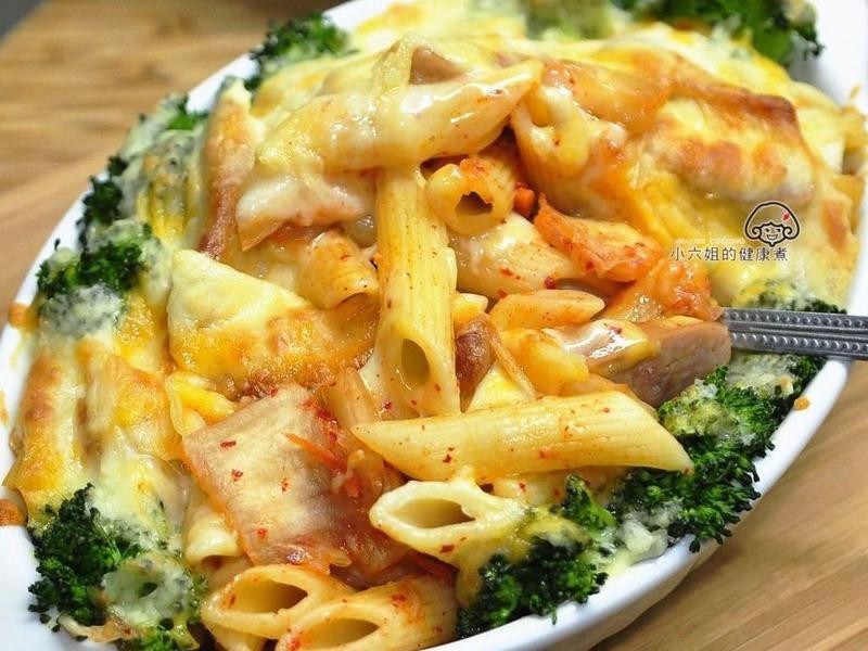 焗烤泡菜斜管面的做法