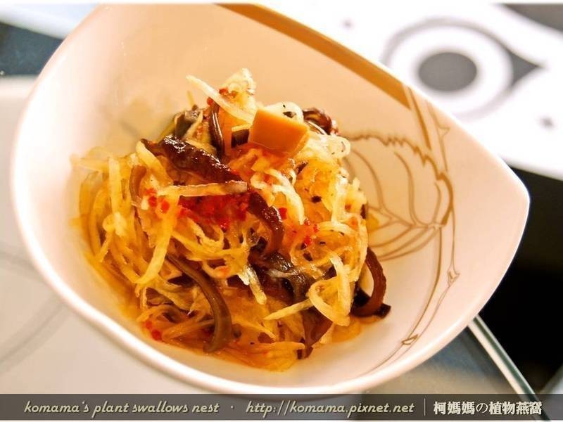 酸辣黑菇酱拌青木瓜丝的做法