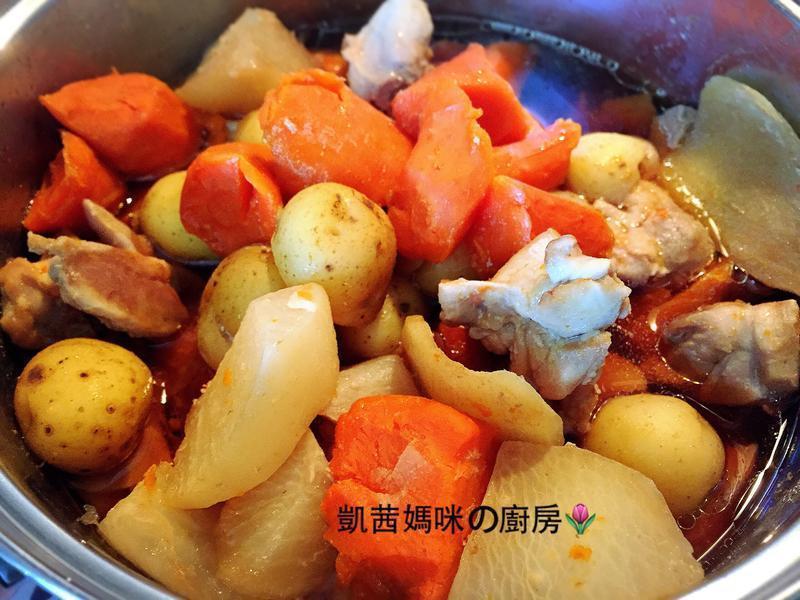 迷你洋芋炖鸡腿肉的做法