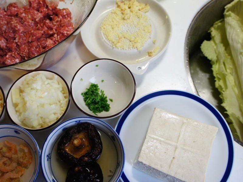 ����Բ���ײ�ʨ��ͷ������