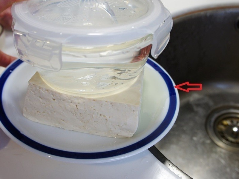 ����Բ���ײ�ʨ��ͷ������