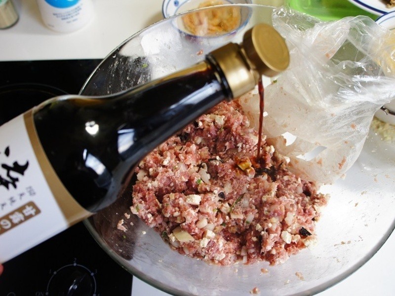 ����Բ���ײ�ʨ��ͷ������