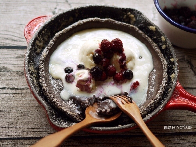 Chocolate Dutch Baby������
