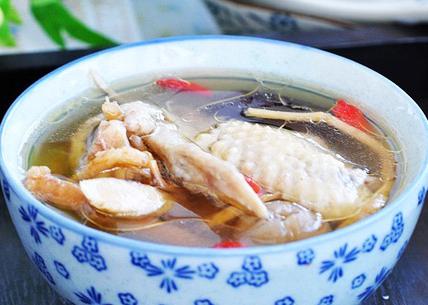 党参黄芪鸡汤的做法