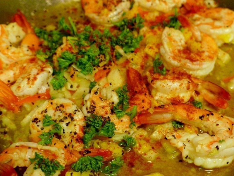 凤梨鲜虾油醋沙拉【美极鲜味露】的做法