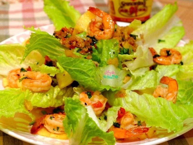 凤梨鲜虾油醋沙拉【美极鲜味露】的做法