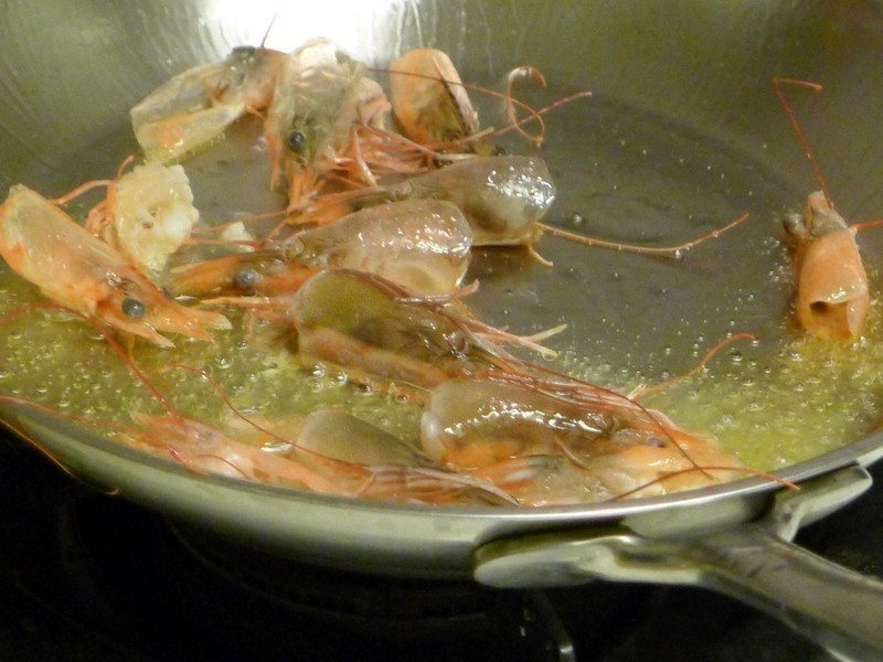 凤梨鲜虾油醋沙拉【美极鲜味露】的做法