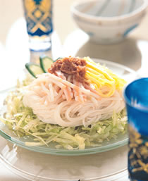 梅干冷寿面的做法