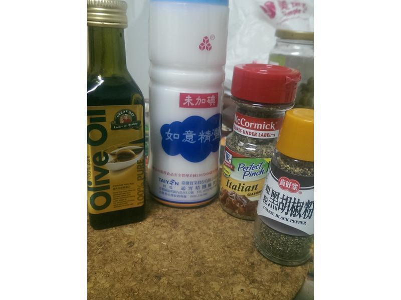 低碘料理-炒饭加干煎猪里肌跟杏鲍菇的做法