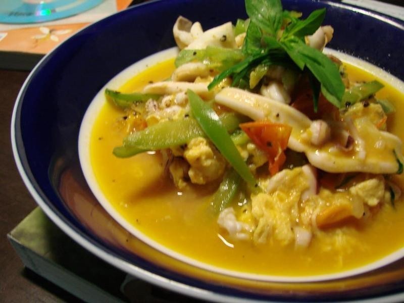 ���к�͸�������