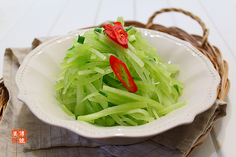 【葱油莴笋丝】每逢佳节胖三斤 节后清肠正当时的做法