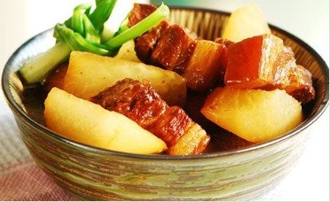 白萝卜烧五花肉的做法