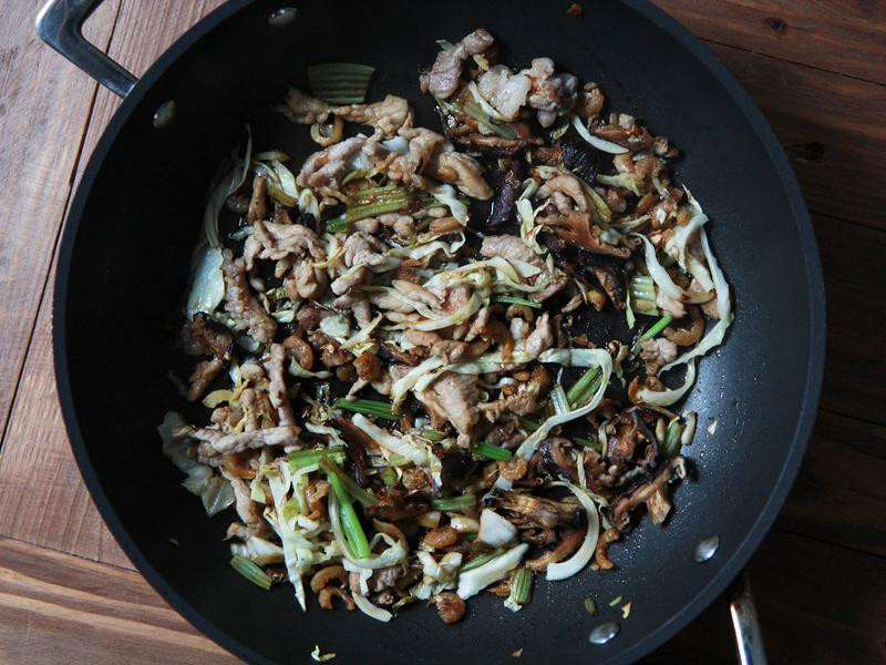 �ȳ��׷۵�����