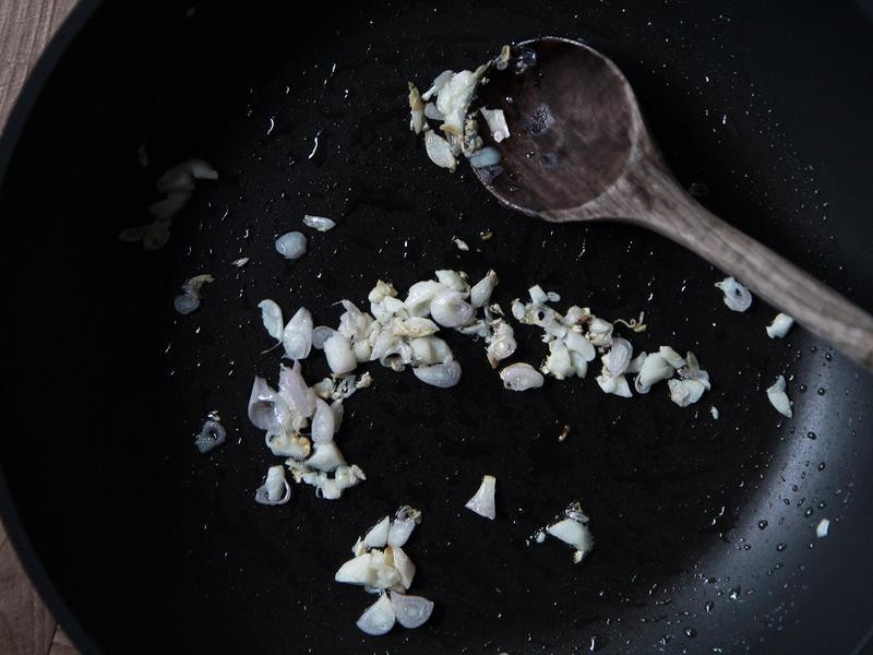 �ȳ��׷۵�����