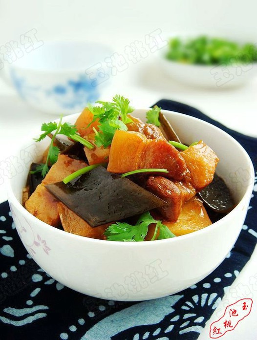 土豆海带烧肉的做法