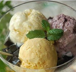 清凉一夏之三色冰激淩(香草、芒果、桑椹)的做法