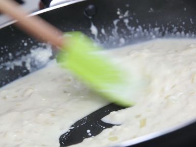 �h֥ʿ������ͨ�ķ۵�����