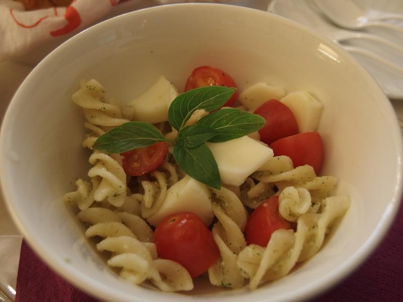 卡布里沙拉面 {露营ok}的做法