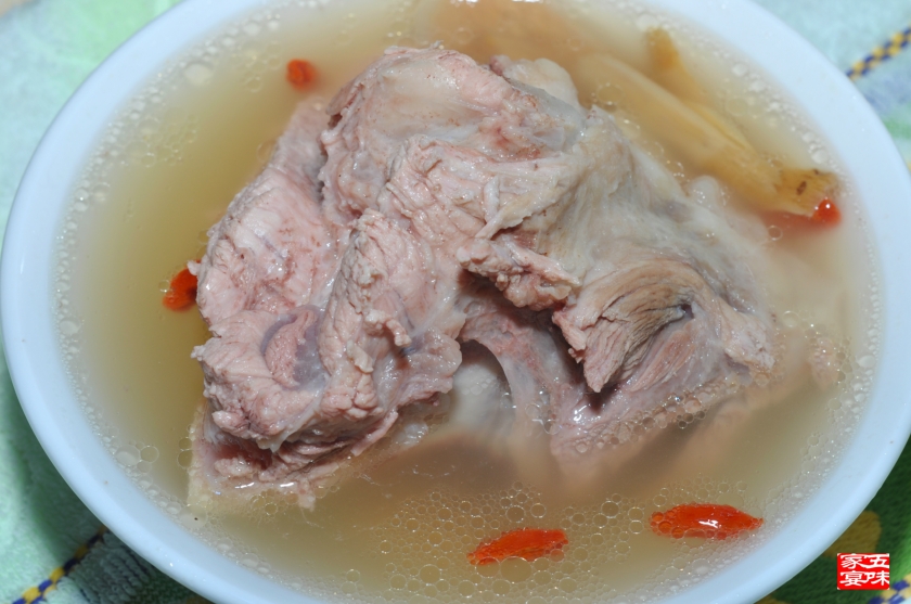 肉骨养生清汤的做法