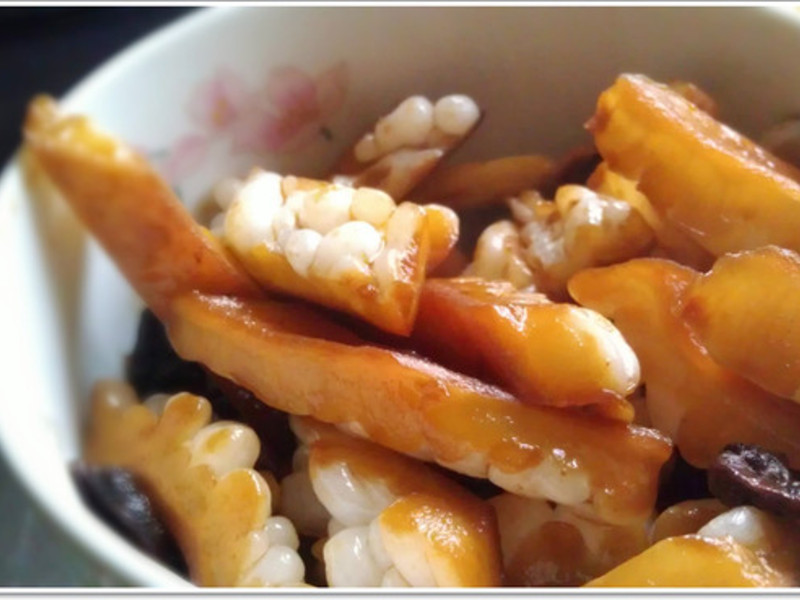 清爽春夏菜肴:百年老店梅子轻炒白苦瓜的做法