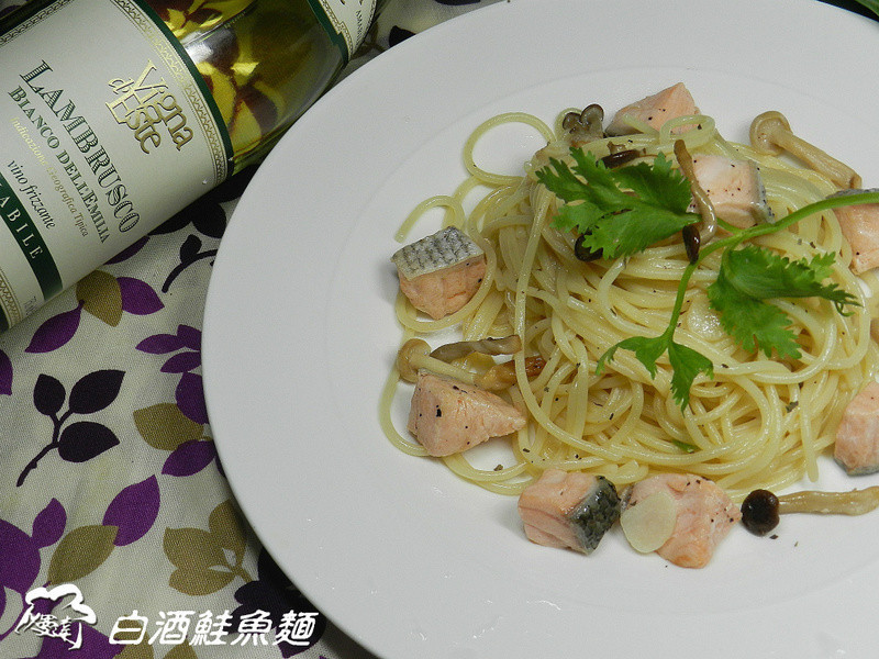 白酒鲑鱼面的做法