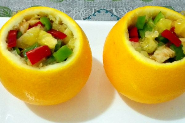 三色鲜橙鸡丁的做法