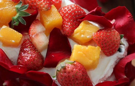 玫瑰水果奶油蛋糕的做法