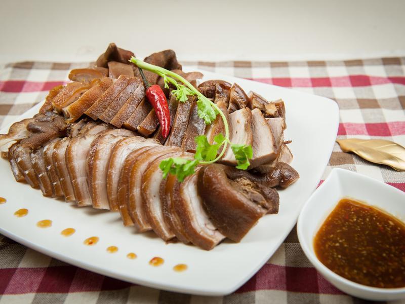 香卤猪脚去骨版的做法