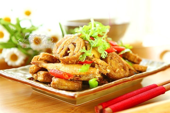 ��������Ľ���ĸ��հ�Ƥ��ùǧ�ŵ�����