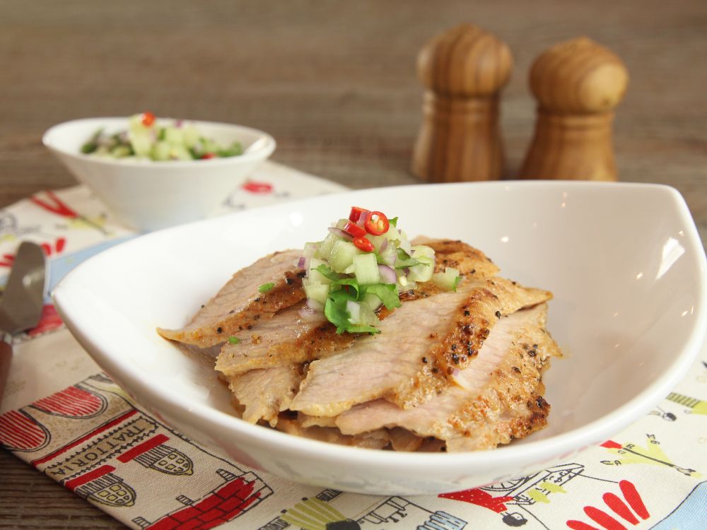 猪颈肉配蜜瓜沙律的做法