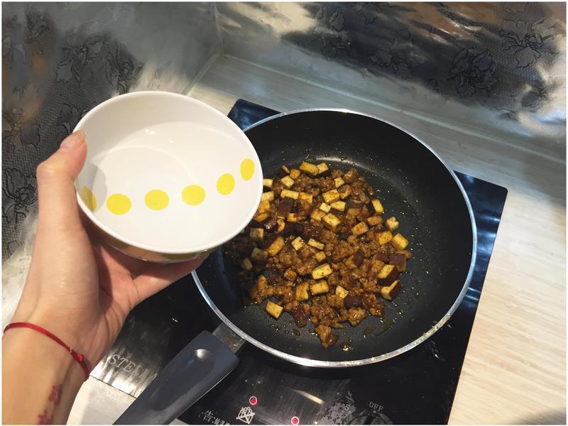 ���ζ�����������