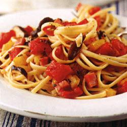 香菇甜椒西红柿面的做法