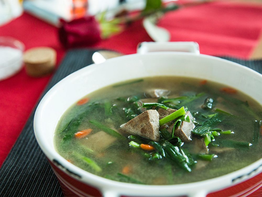 韭菜猪润枸杞汤的做法