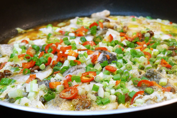 清蒸鲈鱼片(豆油伯缸底酱油)的做法