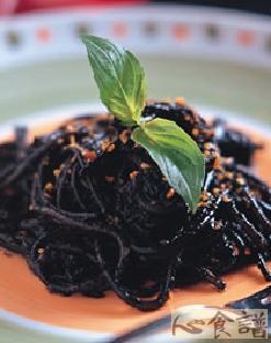 义式墨鱼面的做法