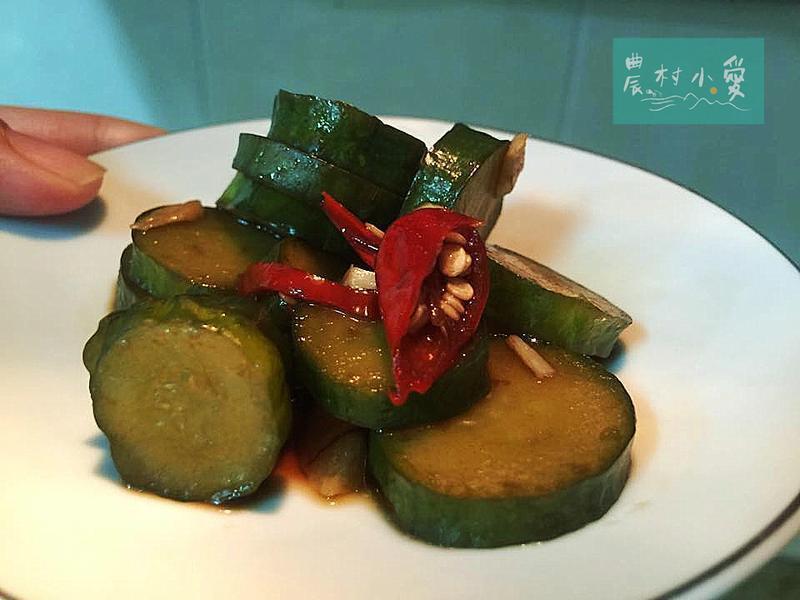 手工醃渍辣酱瓜的做法