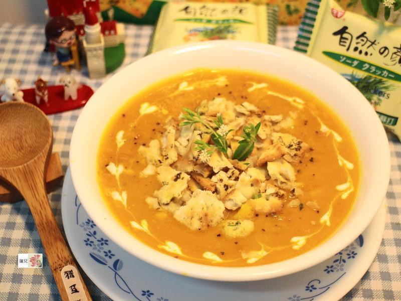 饼干南瓜玉米浓汤的做法