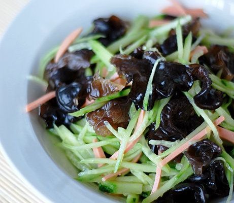 木耳拌瓜丝的做法