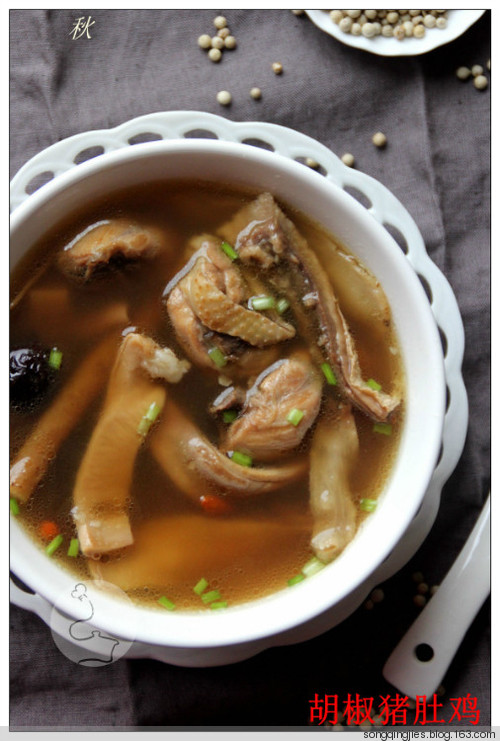 秋冬季最经典的暖胃滋补汤——胡椒猪肚鸡的做法